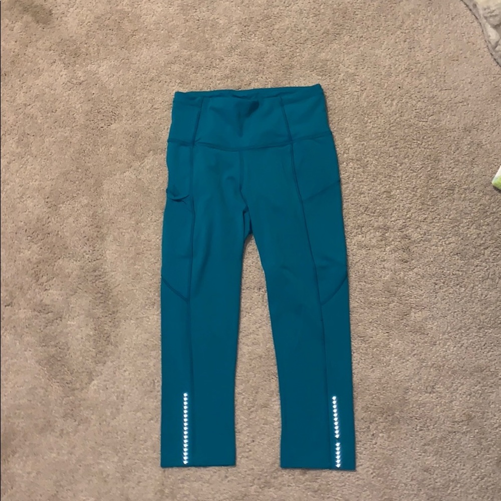 size 4 lululemon leggings lightly worn